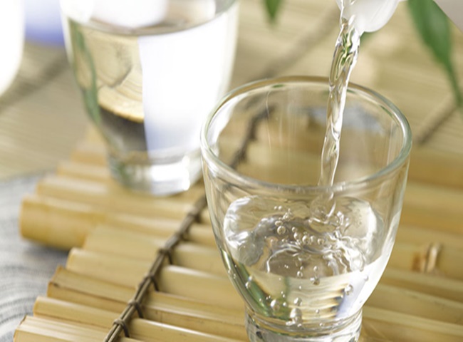 Làm thơm nhà vệ sinh bằng giấm trắng an toàn