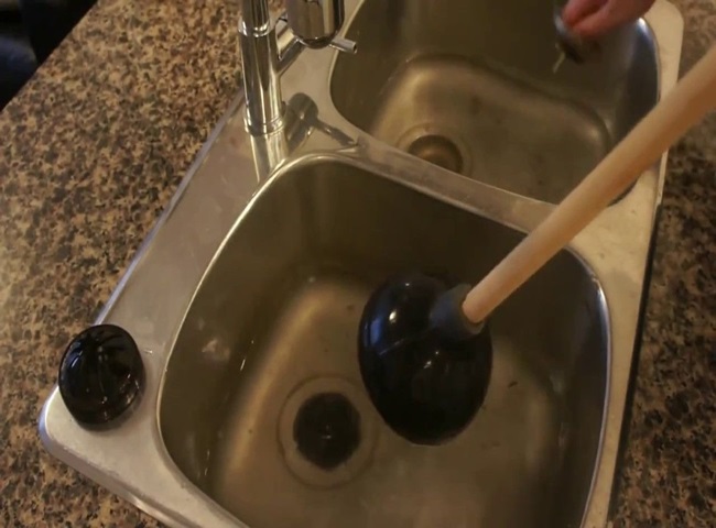 Thông tắc bồn rửa bát Quận 8