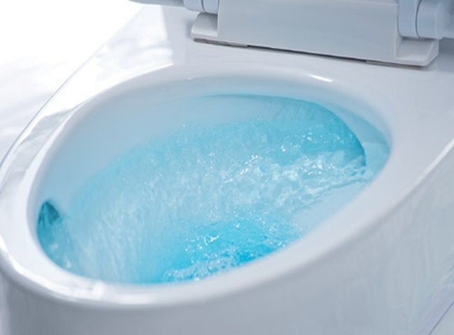 Phao bồn cầu điều chỉnh lượng nước cần thiết để xả