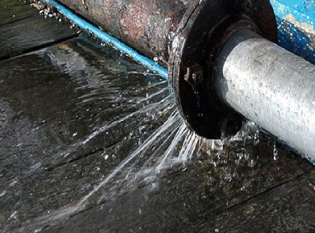 Đường ống nước âm tường bị rò rỉ phải làm sao