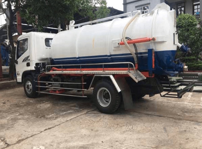 Hút chất thải nguy hại quận 8 có giá cả hợp lí