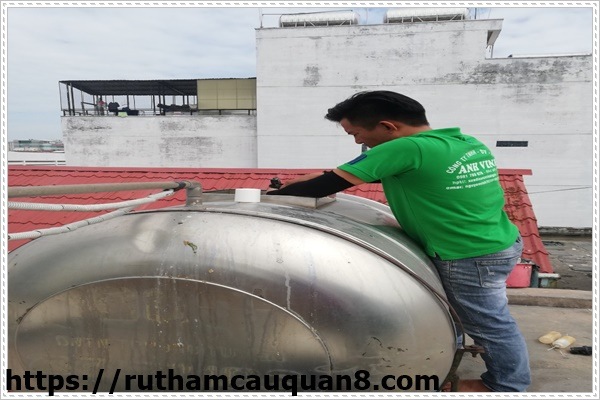 Vệ sinh bồn nước inox gi&aacute; rẻ tại địa b&agrave;n s&agrave;i g&ograve;n
