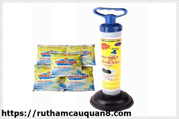 Th&ocirc;ng bồn cầu bệt tại nh&agrave; hiệu quả với pittong