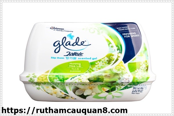 Nh&agrave; vệ sinh bị bốc m&ugrave;i l&agrave; chuyện kh&ocirc;ng của ri&ecirc;ng ai. Tuy nhi&ecirc;n, khi đối mặt với t&igrave;nh trạng n&agrave;y, người ta sẽ c&oacute; những lựa chọn kh&aacute;c nhau. Thay v&igrave; sử dụng những sản phẩm h&oacute;a chất để khử m&ugrave;i toilet, c&aacute;c bạn vẫn c&oacute; thể sử dụng những sản phẩm đến từ tự nhi&ecirc;n. Sau đ&acirc;y, ch&uacute;ng t&ocirc;i sẽ hướng dẫn c&aacute;c bạn một số c&aacute;ch l&agrave;m thơm nh&agrave; vệ sinh m&agrave; kh&ocirc;ng cần sử dụng h&oacute;a chất với s&aacute;p khử m&ugrave;i