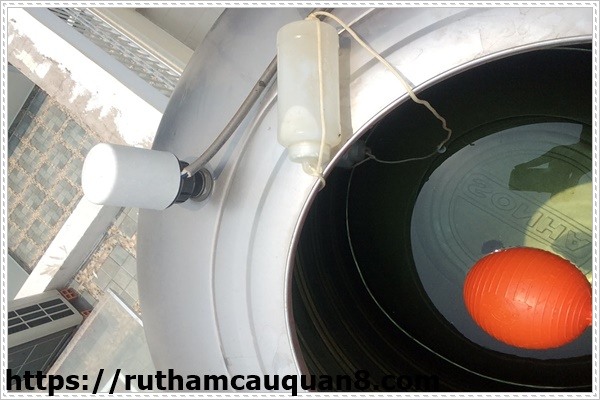 Vệ sinh bồn nước inox gi&aacute; rẻ