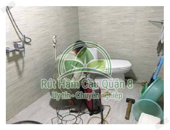 Sự kết hợp backing soda muối v&agrave; giấm để th&ocirc;ng tắc th&igrave; bồn cầu